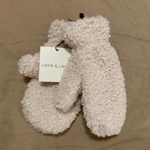 Love & Lore Sherpa Mittens